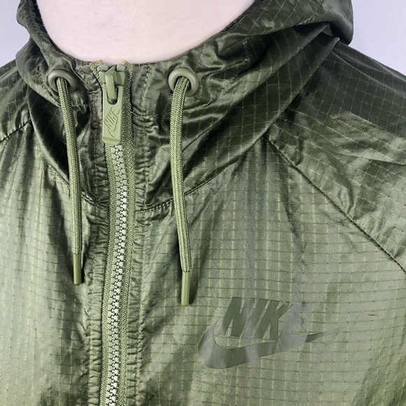 Nike NSW Green Hooded Wind Runner - Picture 5 of 7